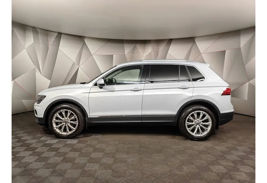 Volkswagen Tiguan 2.0 TSI 4Motion AT (180 л.с.) Status Белый в АВИЛОН. Слайд №3