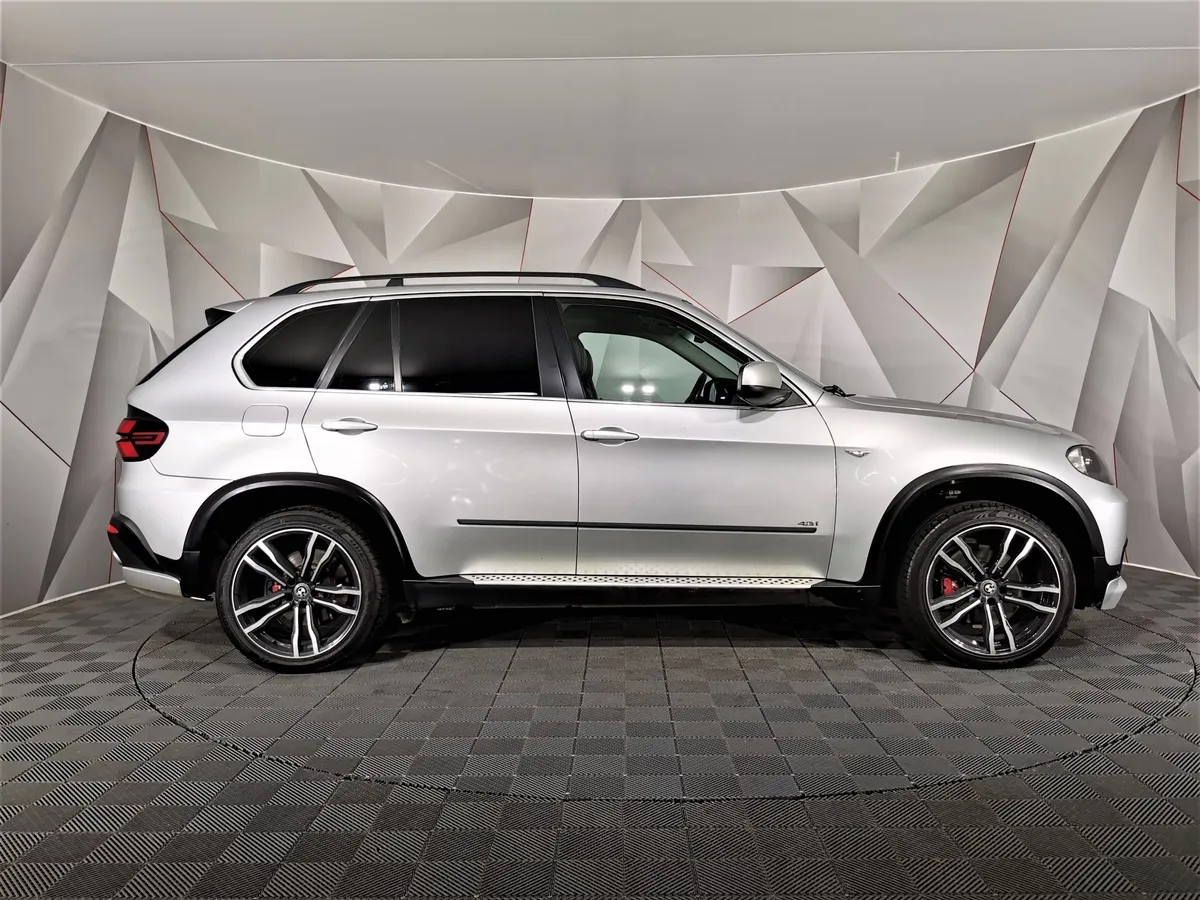 BMW X5 xDrive48i AT (355 л.с.) Серебристый в АВИЛОН. Слайд №6