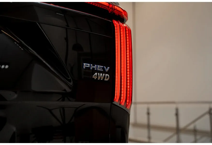 WEY 80 1.5T PHEV AT 4WD (487 л.с.) Premium Черный в АВИЛОН. Слайд №17