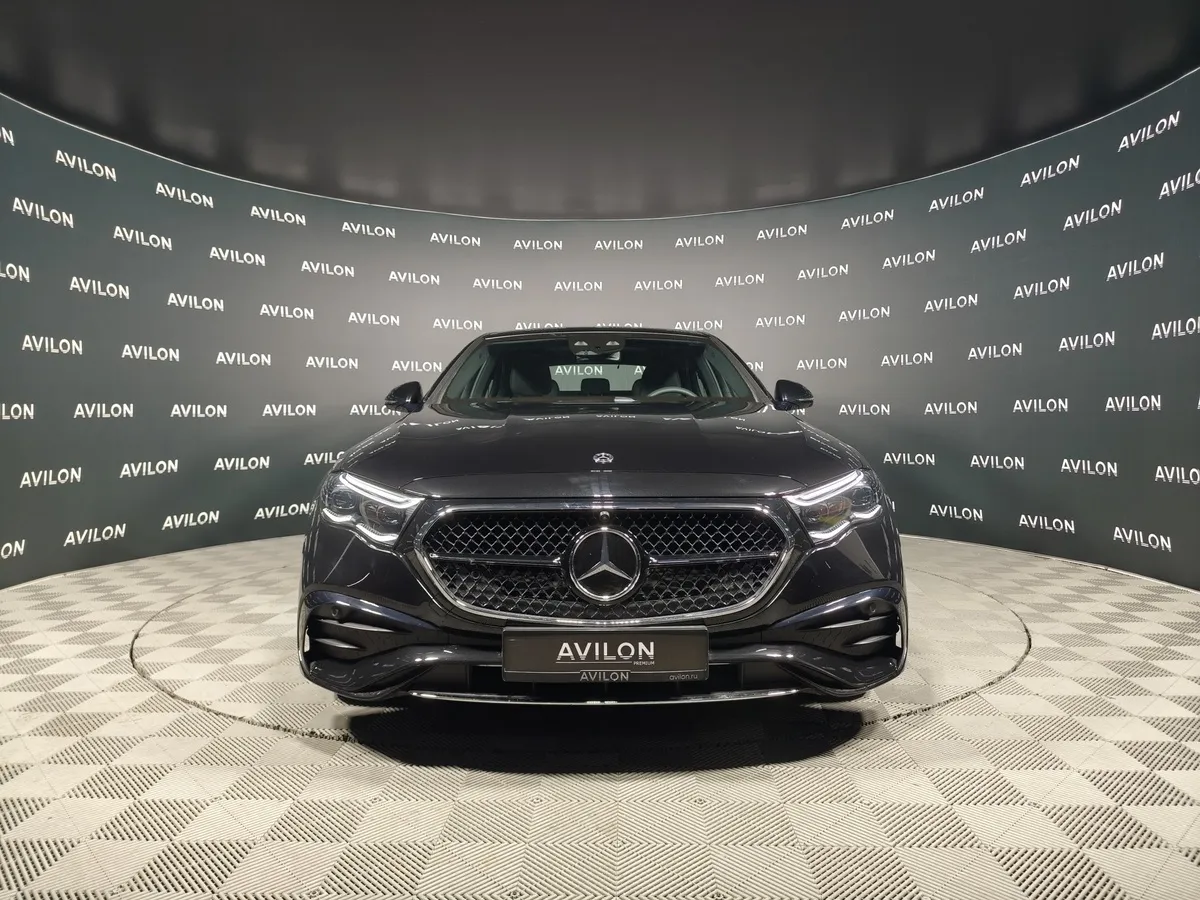 Mercedes-Benz E-Класс E 300 4MATIC (258 л.с.) Черный в АВИЛОН. Слайд №4