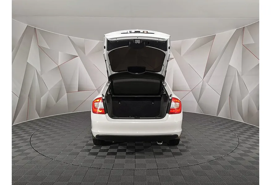 АВИЛОН - Skoda Rapid 1.6 MT (110 л.с.) Белый - slide 19