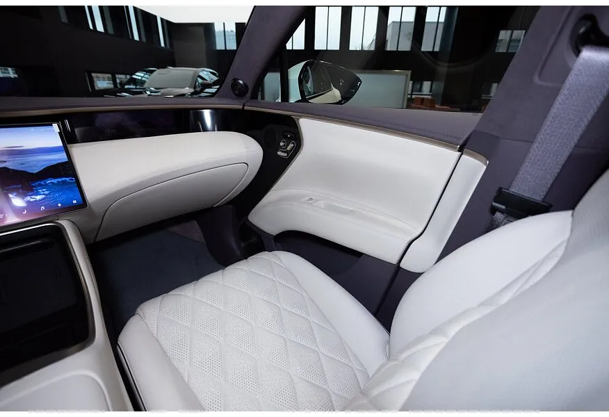 Avatr 11 116 kWh 4WD (578 л.с.) 5 мест Белый в АВИЛОН. Слайд №15