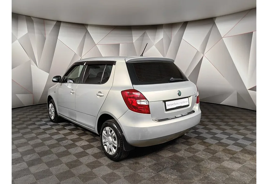 Skoda Fabia 1.4 MT (125 л.с.) Желтый в АВИЛОН. Слайд №4