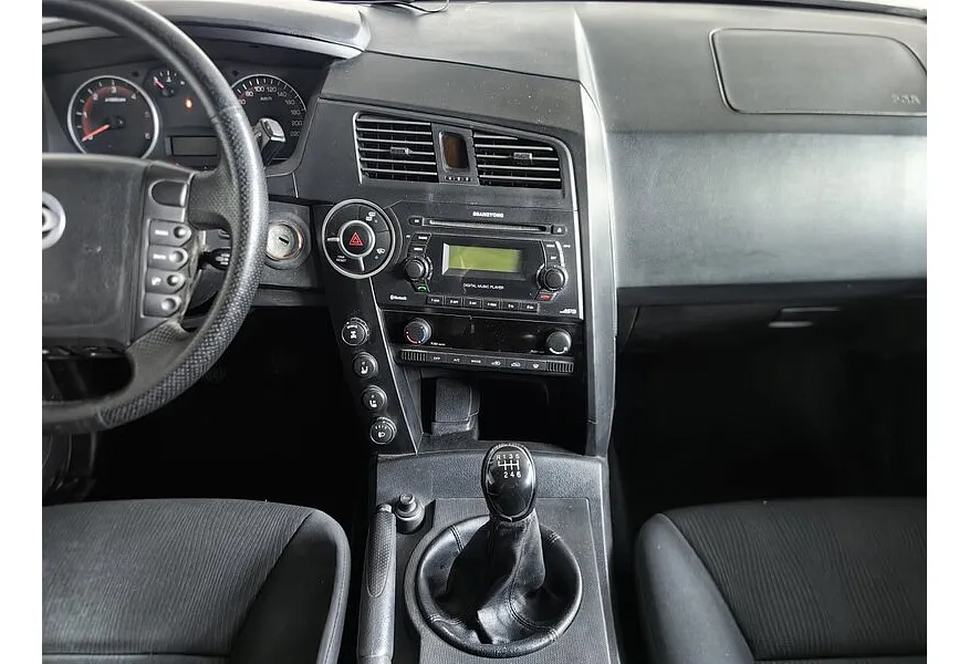 SsangYong Actyon 2.3 MT 4WD (150 л.с.) Elegance Черный в АВИЛОН. Слайд №13