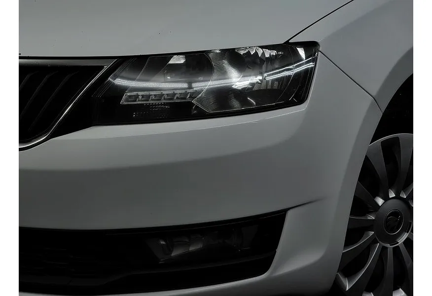 Skoda Rapid 1.6 AT (110 л.с.) Active Белый в АВИЛОН. Слайд №10