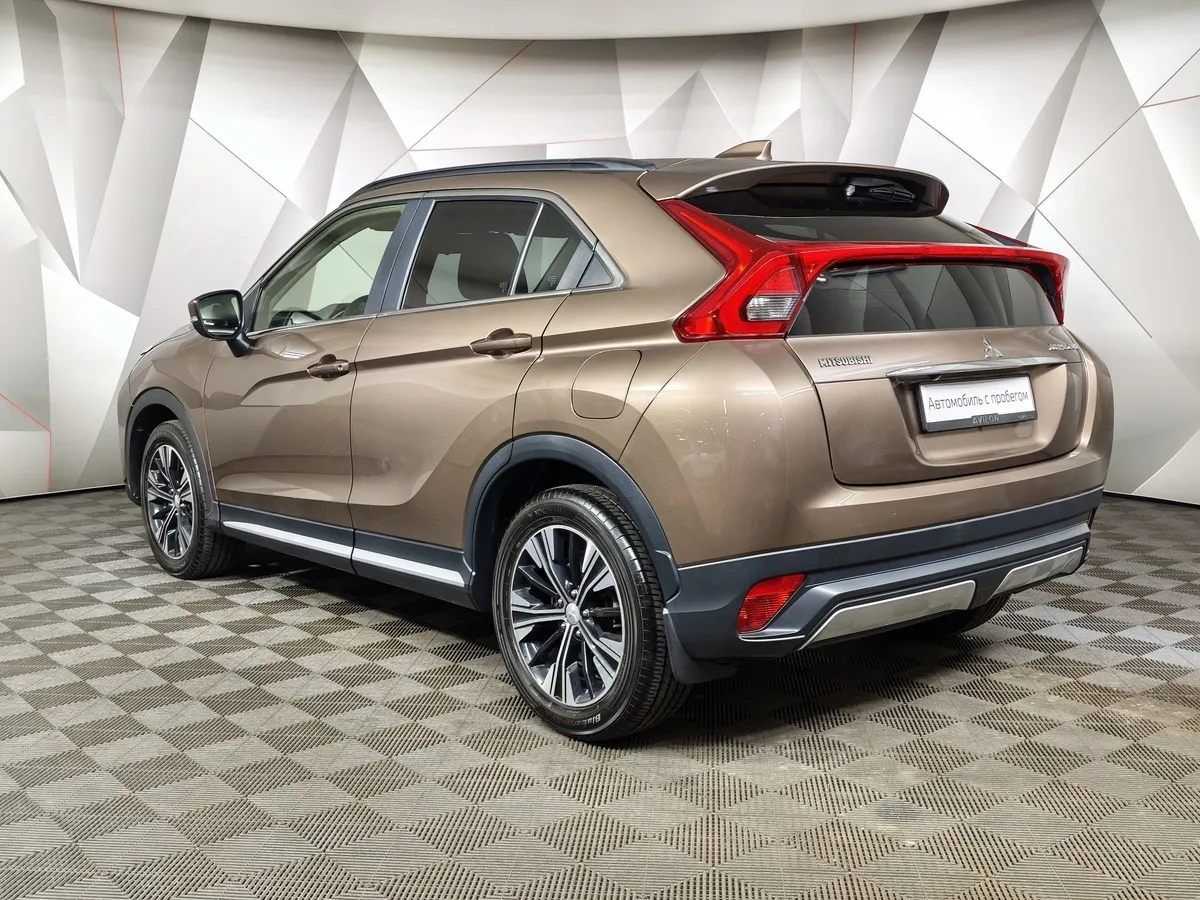 Mitsubishi Eclipse Cross 2.0 CVT (150 л.с.) Instyle Коричневый в АВИЛОН. Слайд №4