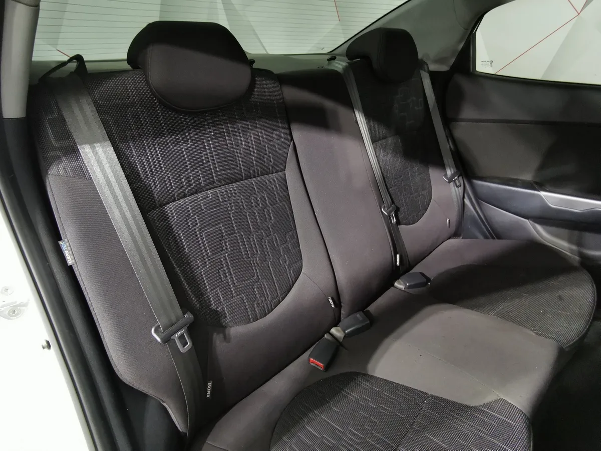 Kia Rio 1.6 AT (123 л.с.) Белый в АВИЛОН. Слайд №16