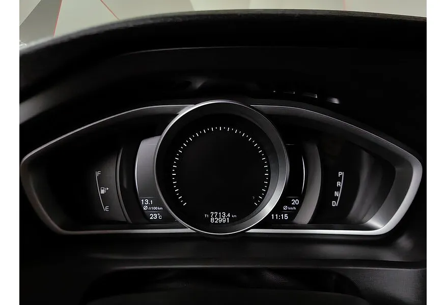 Volvo V40 1.5 T3 Drive-E Geartronic (152 л.с.) Summum Черный в АВИЛОН. Слайд №17