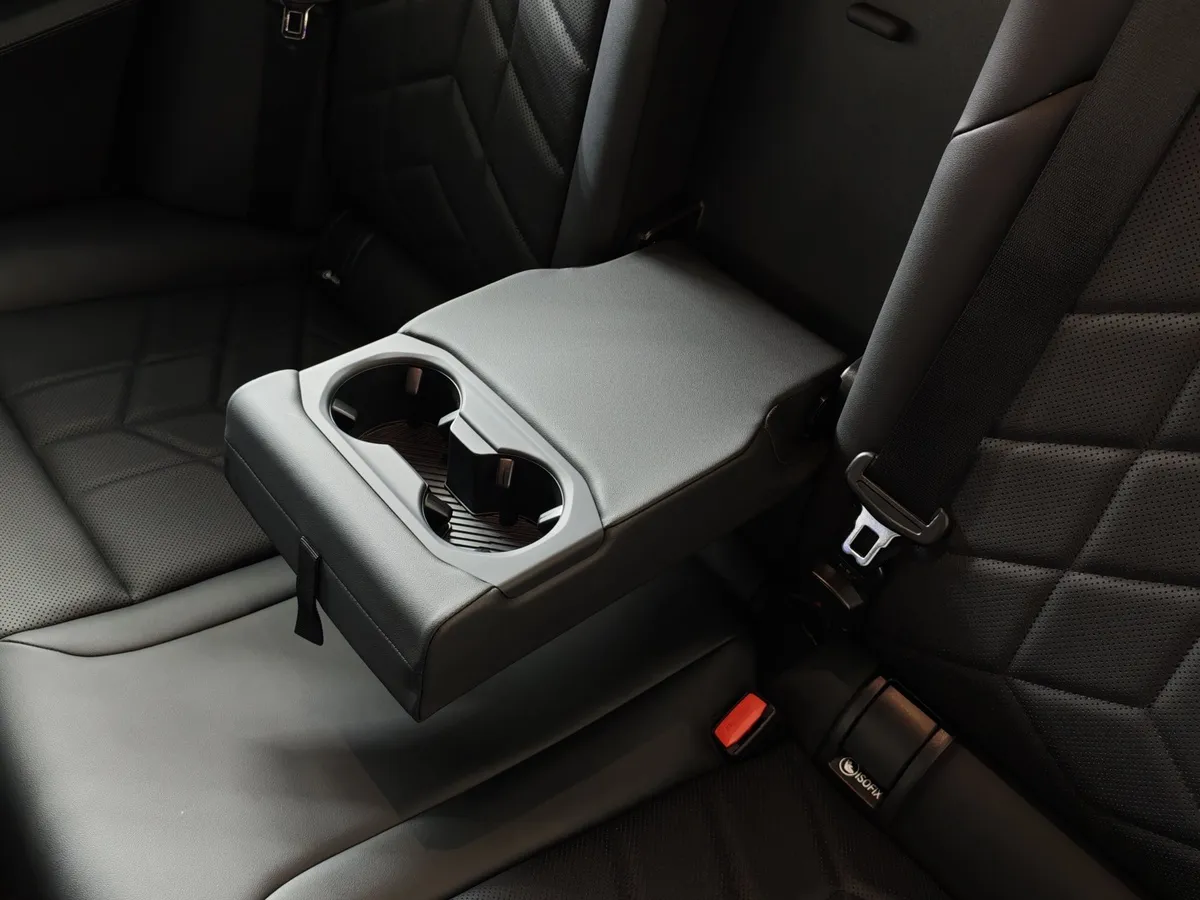 BMW 5 серия 530i xDrive AT (252 л.с.) Черный в АВИЛОН. Слайд №31