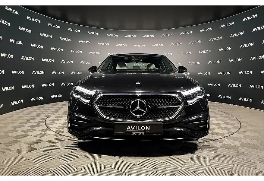 Mercedes-Benz E-Класс E 300 4MATIC (258 л.с.) Черный в АВИЛОН. Слайд №5