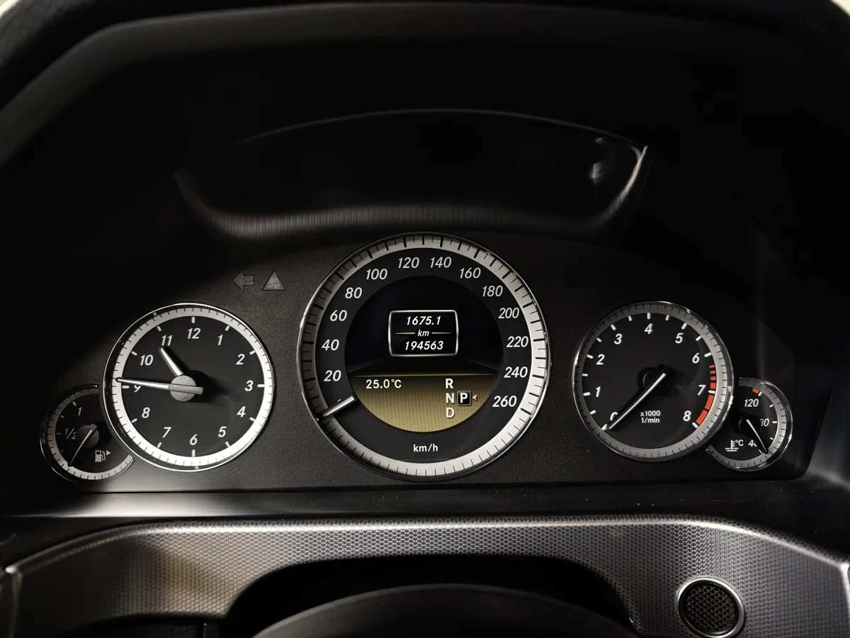 Mercedes-Benz E-Класс E 200 T BlueEfficiency 7G-Tronic Plus (184 л.с.) Синий в АВИЛОН. Слайд №18