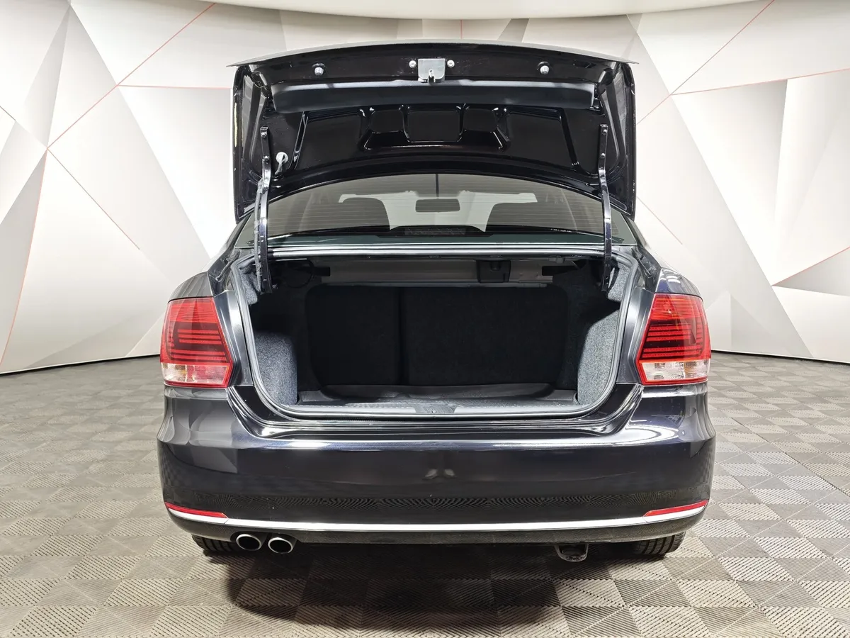 Volkswagen Polo 1.6 MPI AT (110 л.с.) Drive Черный в АВИЛОН. Слайд №12