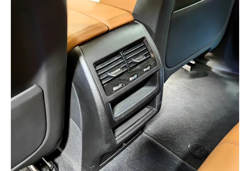 BMW X5 xDrive25d Steptronic (231 л.с.) Business Черный в АВИЛОН. Слайд №20