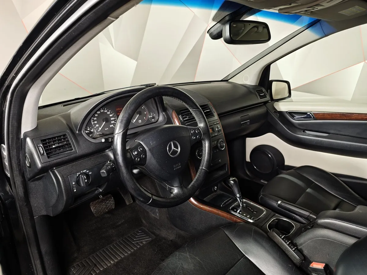 Mercedes-Benz A-Класс A 200 Turbo Autotronic (193 л.с.) Черный в АВИЛОН. Слайд №16