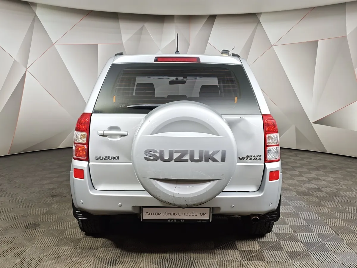 Suzuki Grand Vitara 2.0 AT (140 л.с.) Серебристый в АВИЛОН. Слайд №8