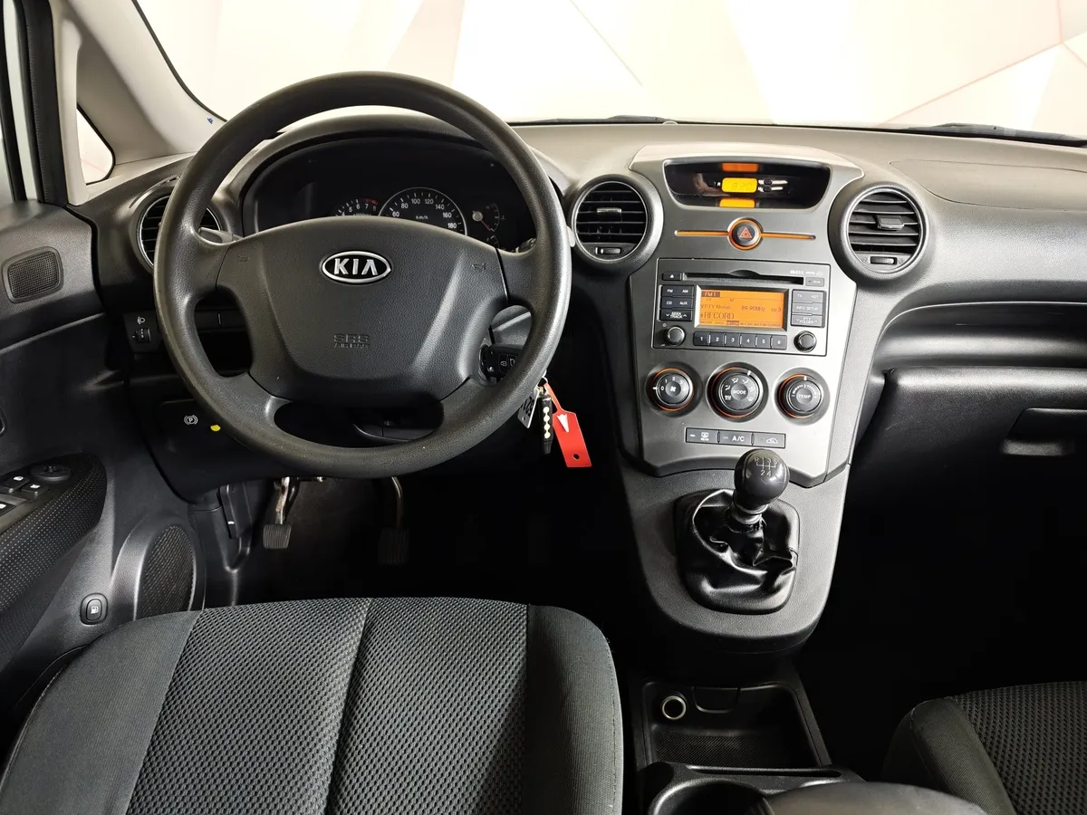 Kia Carens 1.6 MT (126 л.с.) Серебристый в АВИЛОН. Слайд №19