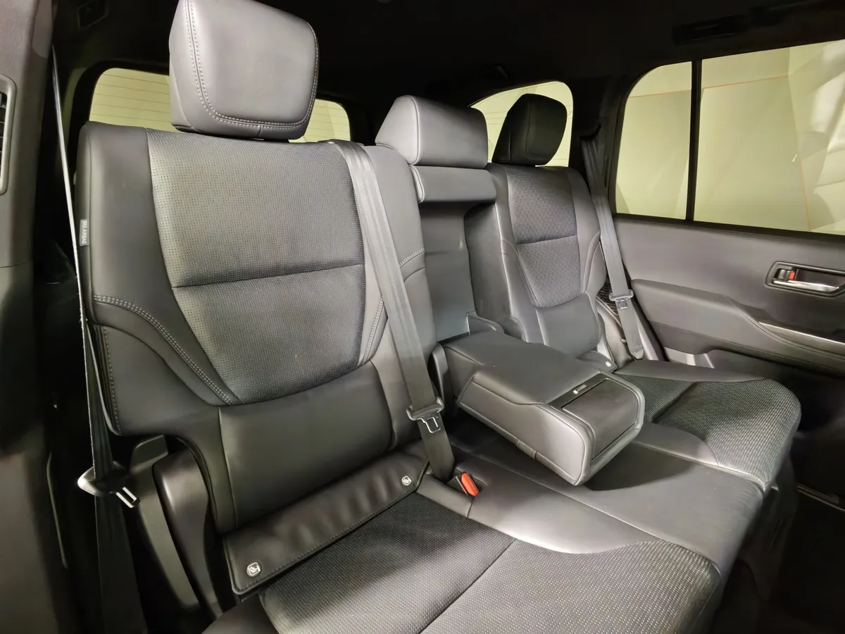 Toyota Land Cruiser 3.4 V6 AT 4WD (299 л.с.) 70th Anniversary Черный в АВИЛОН. Слайд №17
