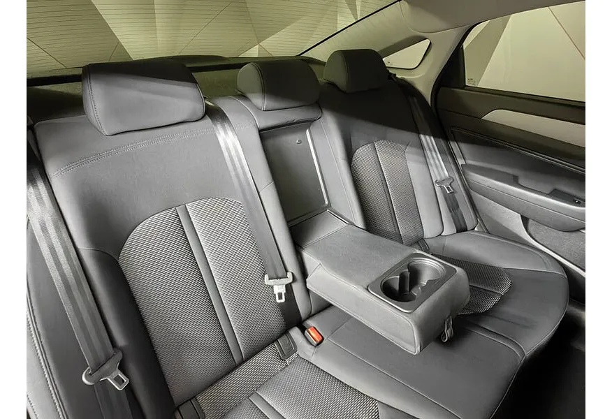 Hyundai Sonata 2.0 AT (150 л.с.) Primary Белый в АВИЛОН. Слайд №17 Hyundai Sonata 2.0 AT (150 л.с.) Primary Белый в АВИЛОН. Слайд №17