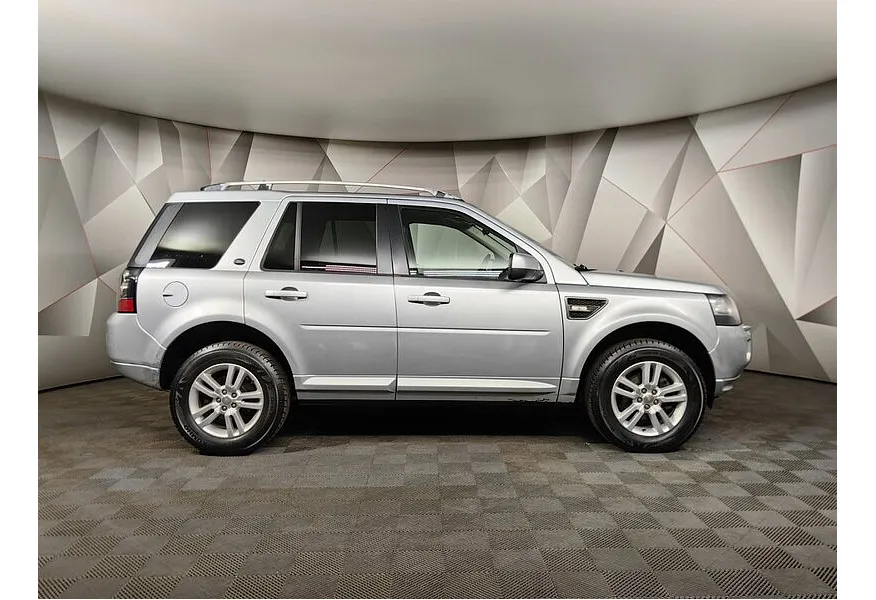 Land Rover Freelander 2.2 TD4 AT 4WD (150 л.с.) XS Серебристый в АВИЛОН. Слайд №6