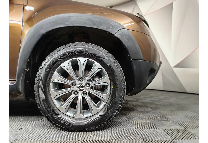 Renault Duster 1.6 MT 4x4 (114 л.с.) Коричневый в АВИЛОН. Слайд №9