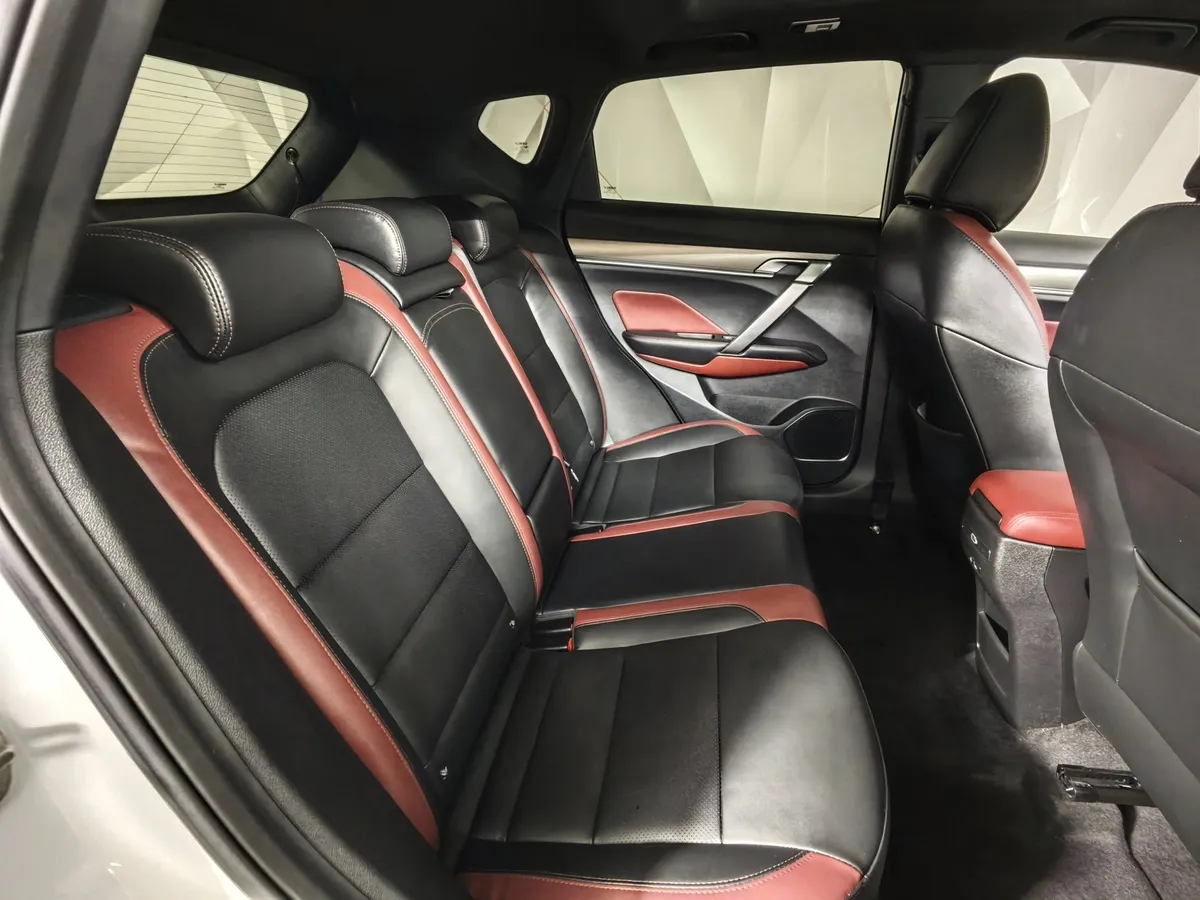Geely Coolray 1.5T 7DCT 2WD (150 л.с.) Flagship Sport Белый в АВИЛОН. Слайд №16