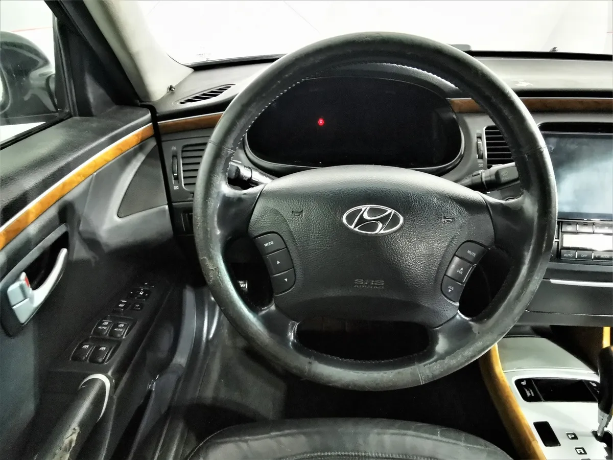 Hyundai Grandeur 2.7 AT (192 л.с.) Черный в АВИЛОН. Слайд №19