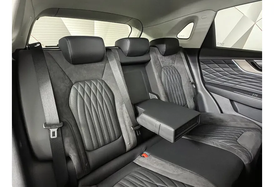 АВИЛОН - Hongqi HS5 2.0 AT 4WD (224 л.с.) Comfort Черный - slide 9