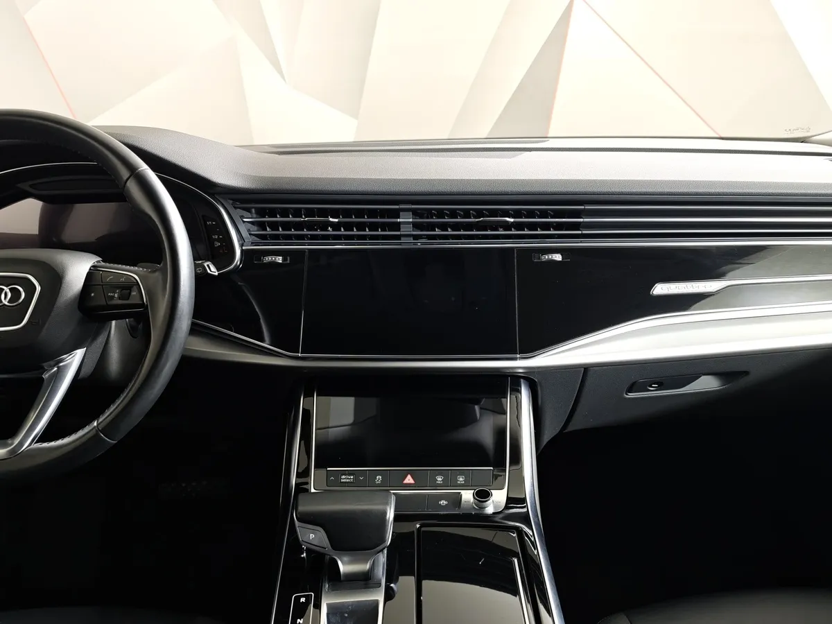 Audi Q8 55 TFSI Tiptronic quattro (340 л.с.) Белый в АВИЛОН. Слайд №15