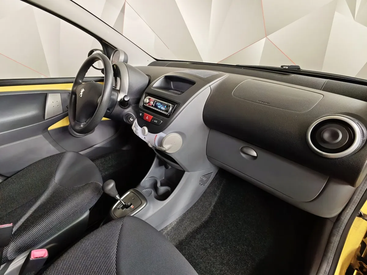 Peugeot 107 1.0 MT (68 л.с.) Active Желтый в АВИЛОН. Слайд №13
