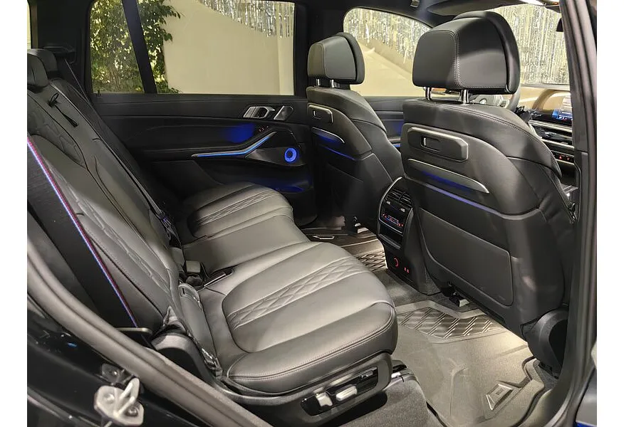 BMW X7 xDrive40i Steptronic (381 л.с.) Черный в АВИЛОН. Слайд №7