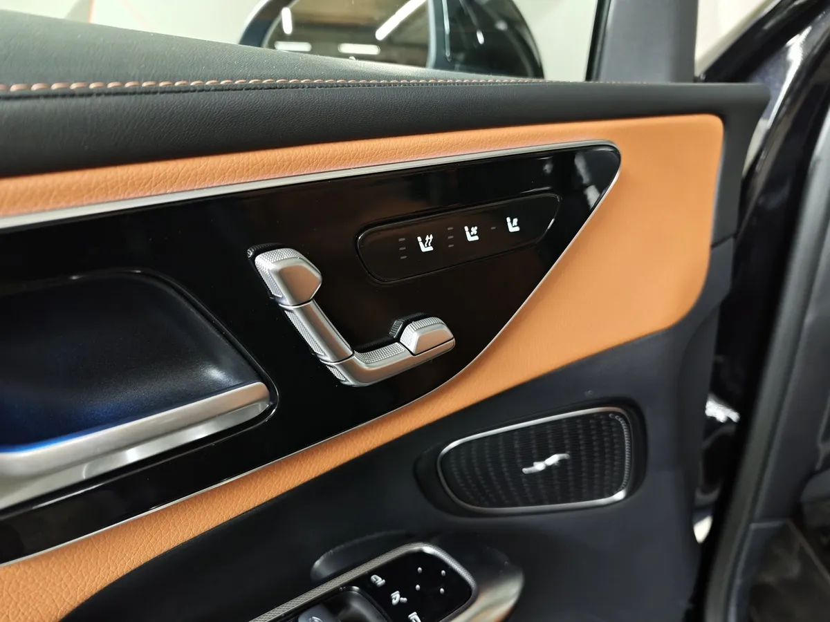 Mercedes-Benz GLC 260 L 9G-TRONIC 4MATIC (204 л.с.) Luxury Черный в АВИЛОН. Слайд №21