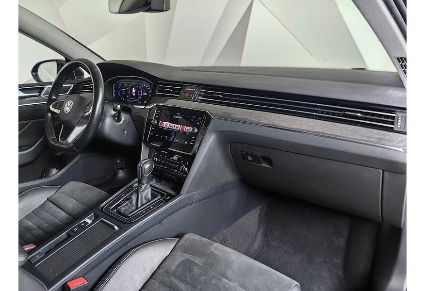 Volkswagen Passat 1.4 TSI BlueMotion DSG (150 л.с.) Highline Черный в АВИЛОН. Слайд №13