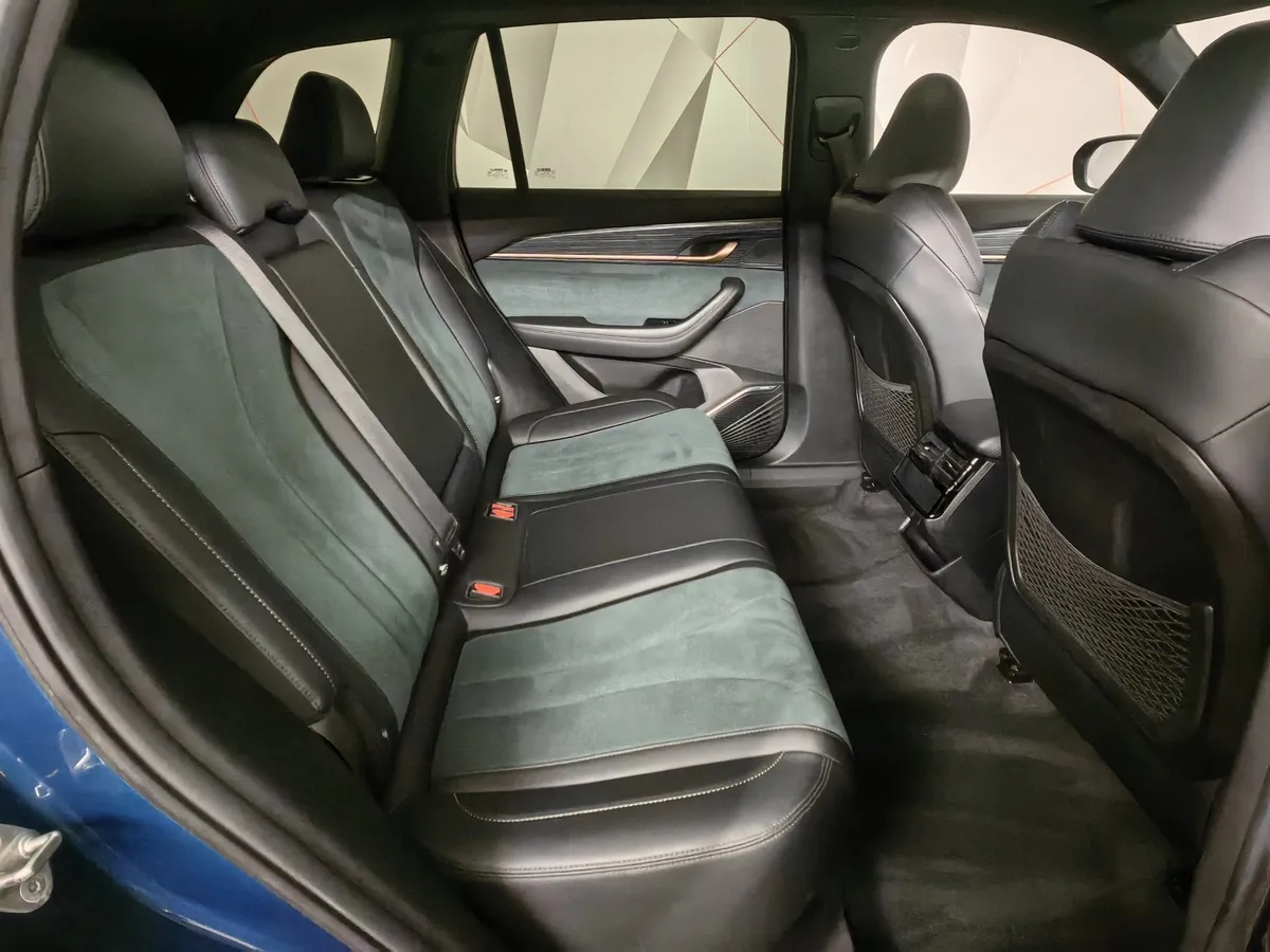 Geely Monjaro 2.0T 8AT 4WD (238 л.с.) Luxury Синий в АВИЛОН. Слайд №14