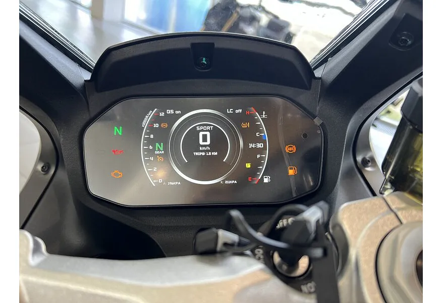 QJMOTOR SRK 921 RR 921 см³ (129 л.с.) (129) 921 Черный в АВИЛОН. Слайд №13