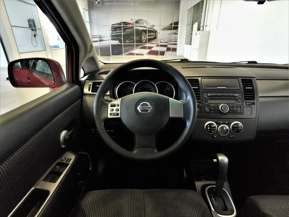 Nissan Tiida 1.6 AT (110 л.с.) Красный в АВИЛОН. Слайд №17