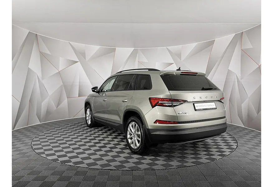 Skoda Kodiaq 1.4 TSI DSG 4X4 (150 л.с.) Коричневый в АВИЛОН. Слайд №4
