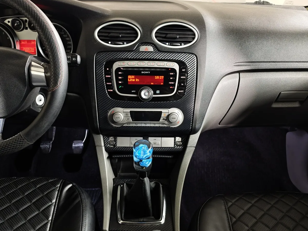 Ford Focus 1.8 MT (125 л.с.) Ghia Черный в АВИЛОН. Слайд №15