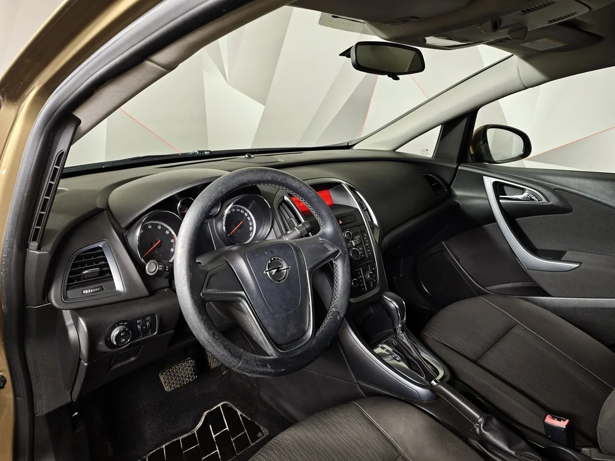 Opel Astra 1.4 Turbo AT (140 л.с.) Бежевый в АВИЛОН. Слайд №15