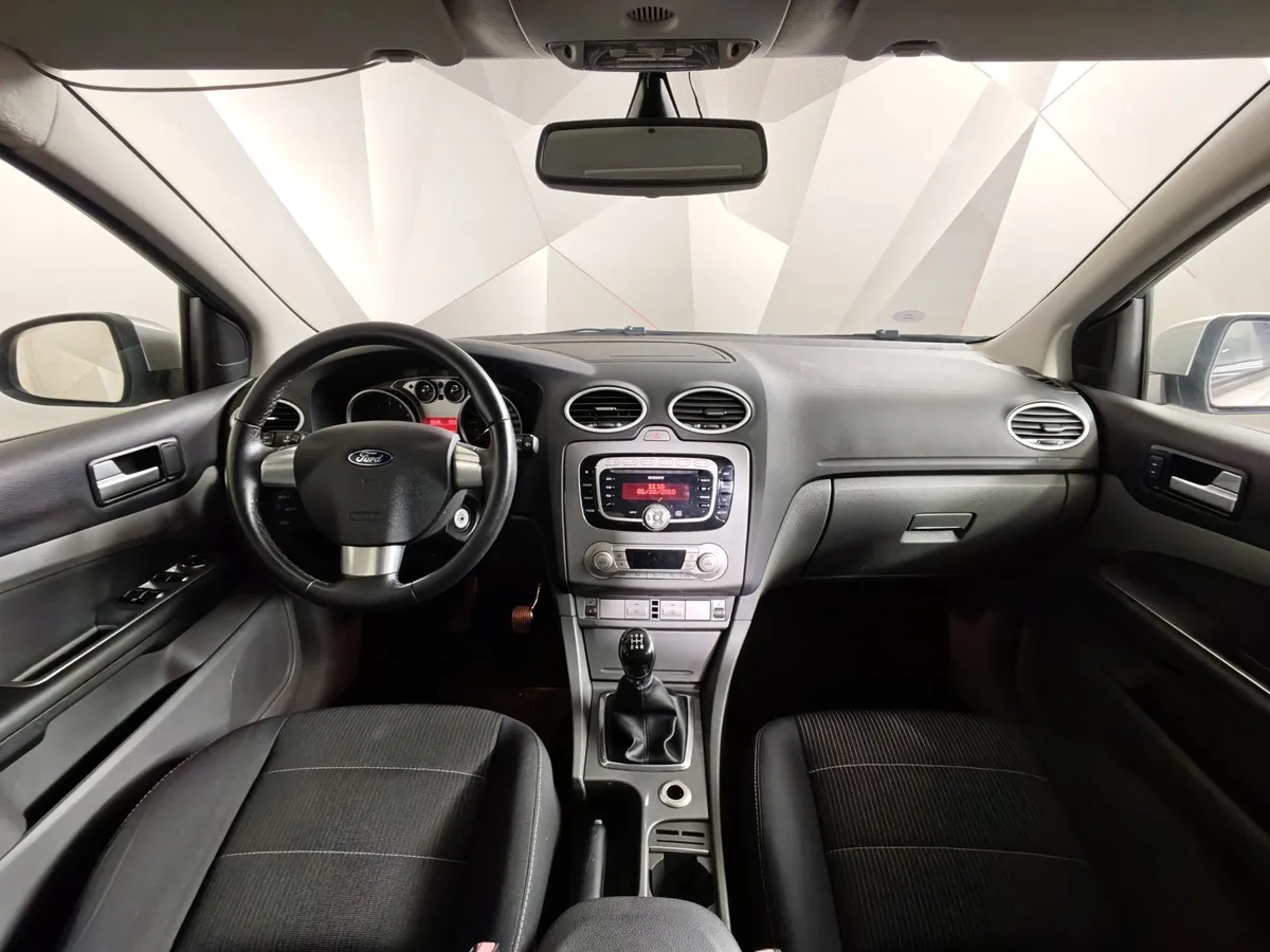 Ford Focus 1.8 MT (125 л.с.) Серебристый в АВИЛОН. Слайд №13