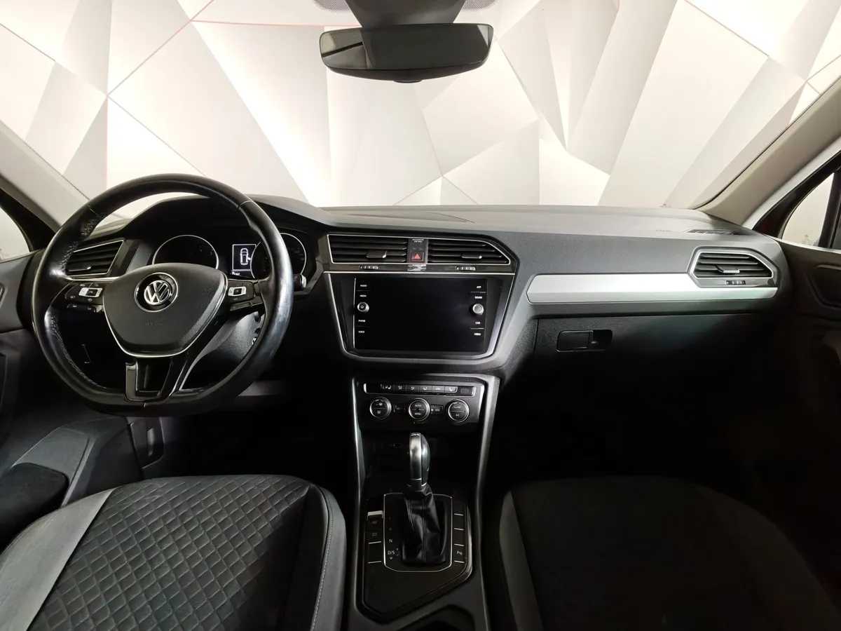 Volkswagen Tiguan 1.4 TSI BlueMotion DSG (150 л.с.) Comfortline Красный в АВИЛОН. Слайд №13