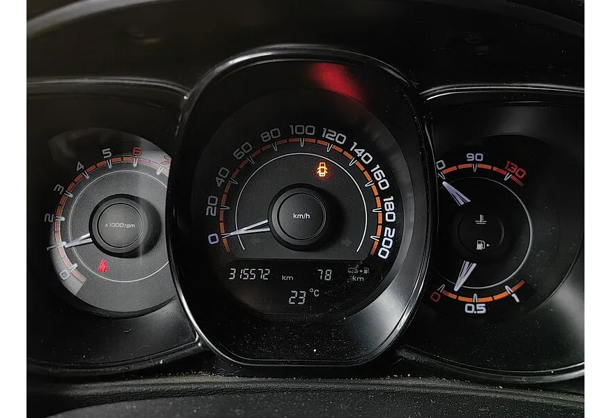 АВИЛОН - ВАЗ (Lada) Vesta 1.6 MT (106 л.с.) Желтый - slide 15