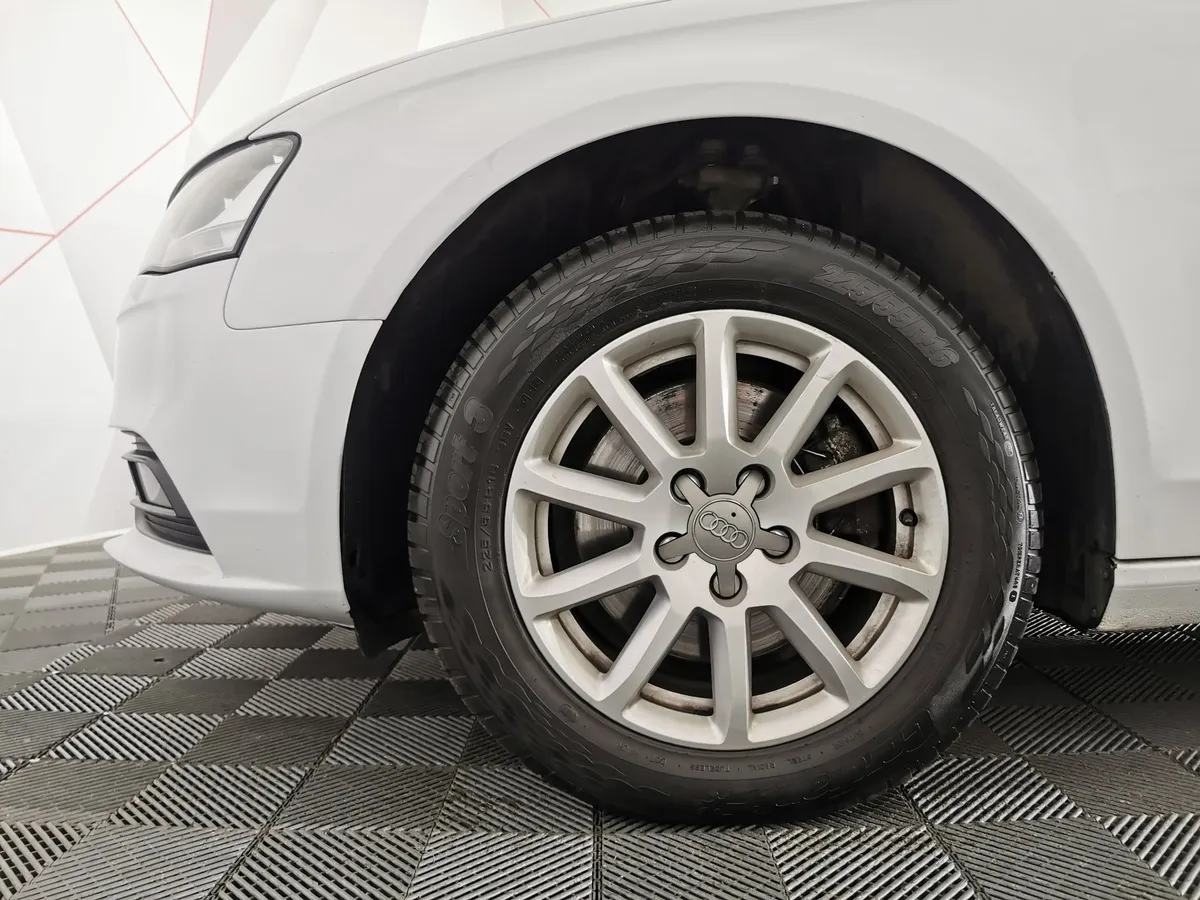 Audi A4 1.8 TFSI multitronic (120 л.с.) Белый в АВИЛОН. Слайд №9