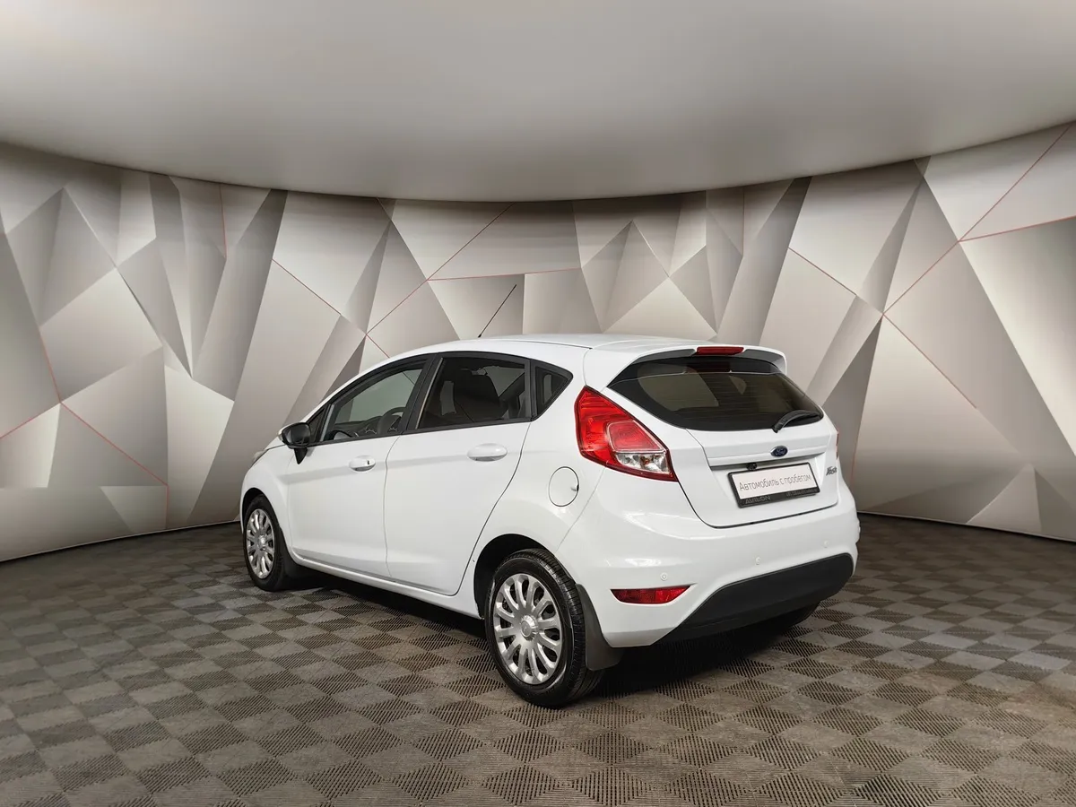 Ford Fiesta 1.4 MT (80 л.с.) Ghia Белый в АВИЛОН. Слайд №4