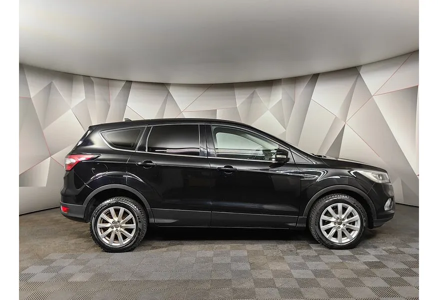 Ford Kuga 2.5 AT (150 л.с.) Черный в АВИЛОН. Слайд №6