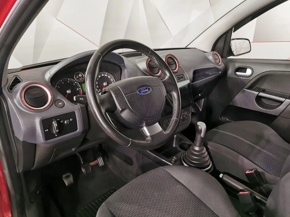 Ford Fiesta 1.6 MT (101 л.с.) Trend + Красный в АВИЛОН. Слайд №16