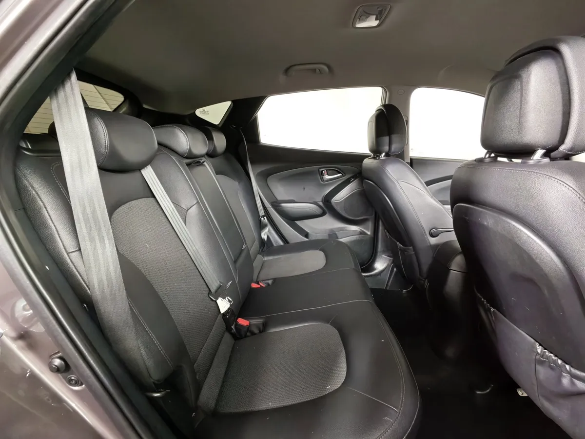 Hyundai ix35 2.0 AT (150 л.с.) Comfort Коричневый в АВИЛОН. Слайд №14