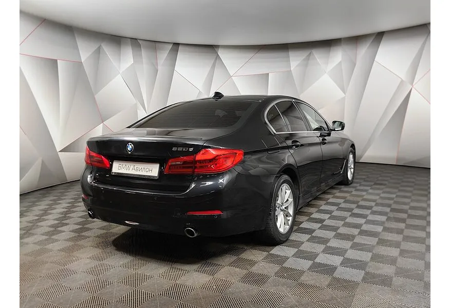 АВИЛОН - BMW 5 серия 520d xDrive Steptronic (190 л.с.) Черный - slide 5