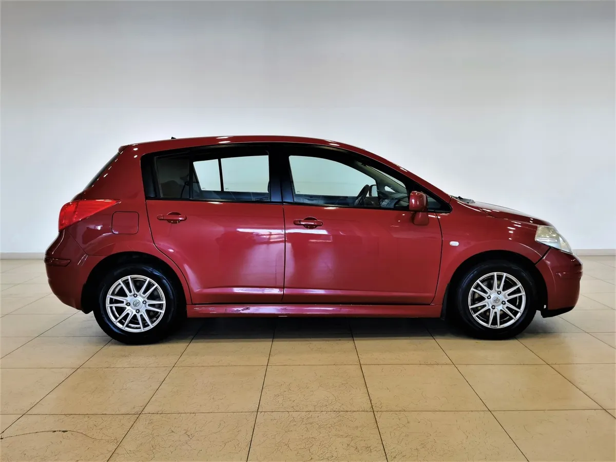 Nissan Tiida 1.6 AT (110 л.с.) Красный в АВИЛОН. Слайд №6