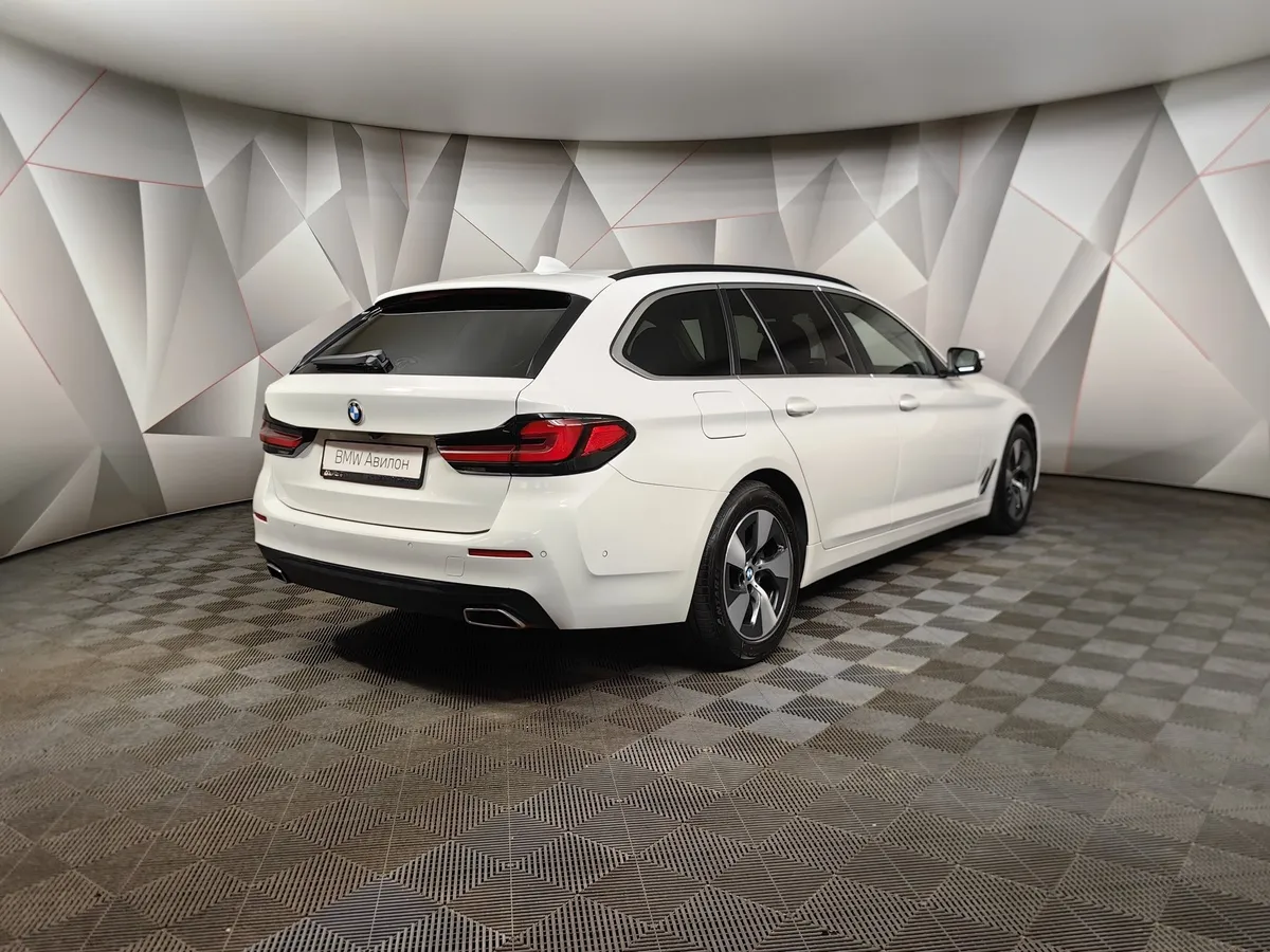 BMW 5 серия 520d Steptronic (190 л.с.) Белый в АВИЛОН. Слайд №2