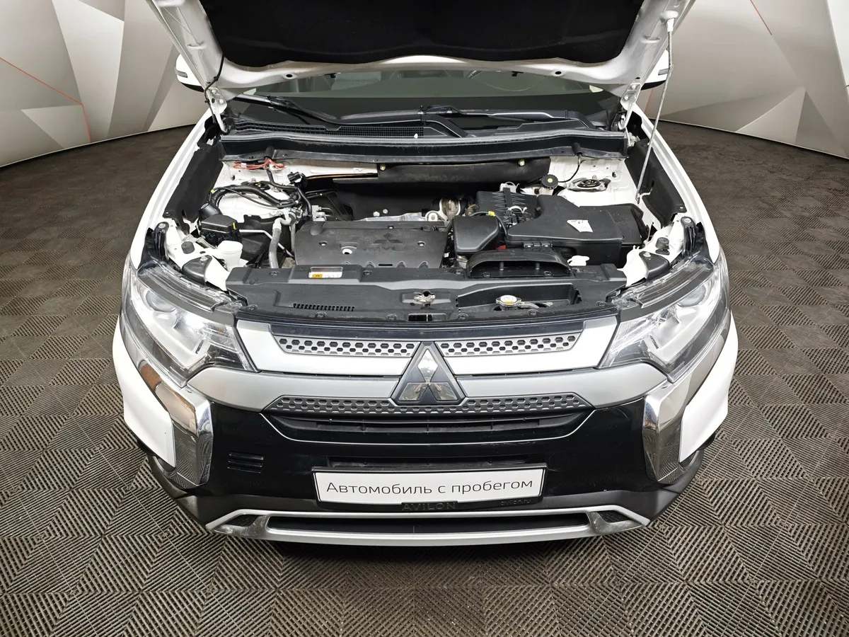 Mitsubishi Outlander 2.0 CVT (146 л.с.) Invite Белый в АВИЛОН. Слайд №11